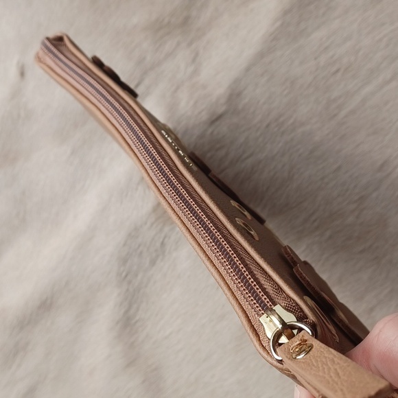 Nine West wristlet - Picture 13 of 14